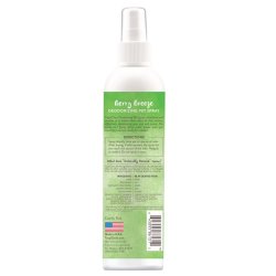 O formulă fină și curată cu Parfum și spray neutralizator de mirosuri pentru câini și pisici TropiClean Berry Breeze, 236ml