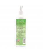 O formulă fină și curată cu Parfum și spray neutralizator de mirosuri pentru câini și pisici TropiClean Berry Breeze, 236ml