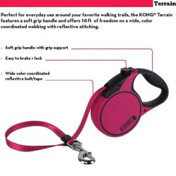 Perfecta pentru plimbarile zilnice KONG cu Lesă retractabilă KONG Terrain Large 5m Fucsia pentru câini până la 50kg